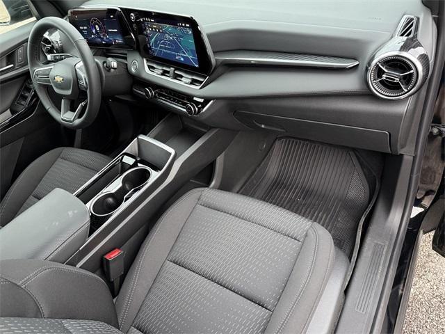 new 2025 Chevrolet Equinox car, priced at $30,290