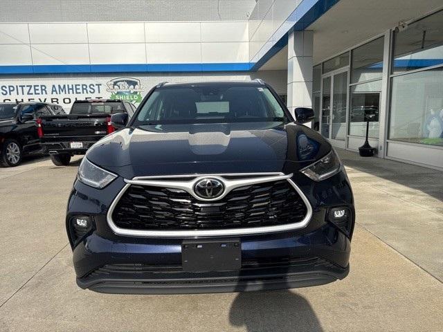 used 2021 Toyota Highlander car, priced at $33,519