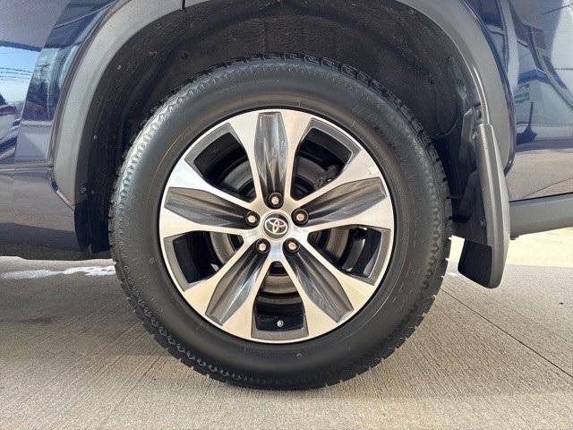 used 2021 Toyota Highlander car, priced at $33,519