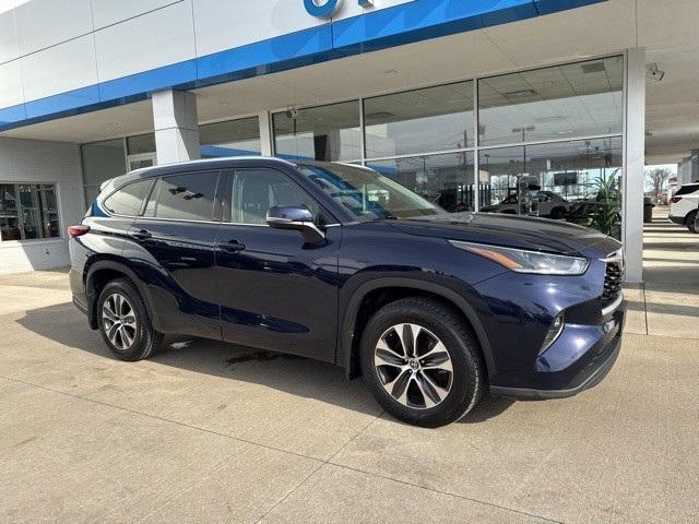 used 2021 Toyota Highlander car, priced at $33,519