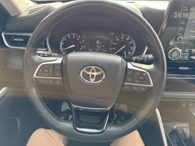 used 2021 Toyota Highlander car, priced at $33,519
