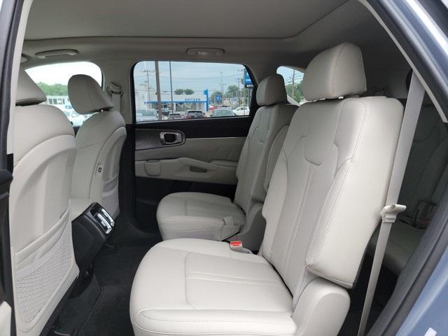 used 2022 Kia Sorento car, priced at $29,317