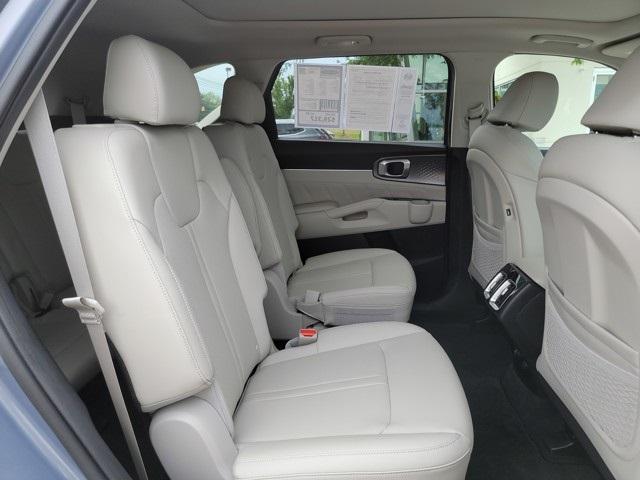 used 2022 Kia Sorento car, priced at $29,317