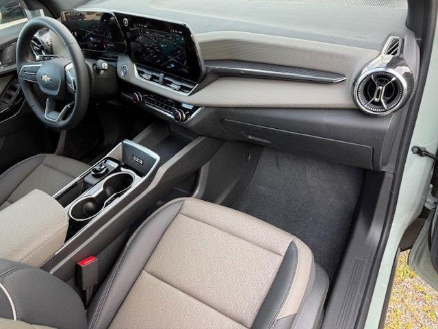 new 2026 Chevrolet Equinox car, priced at $33,580