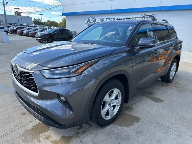 used 2021 Toyota Highlander car, priced at $28,174