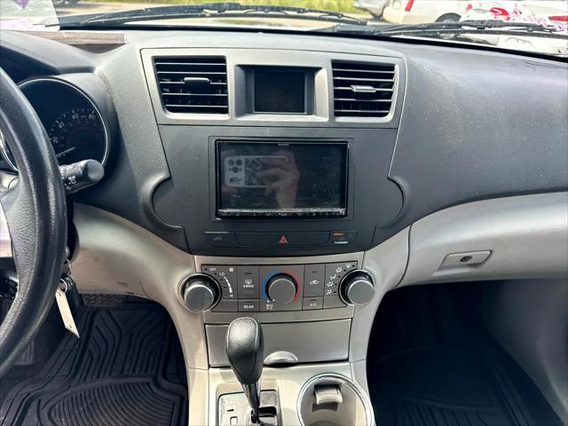 used 2011 Toyota Highlander car, priced at $8,995