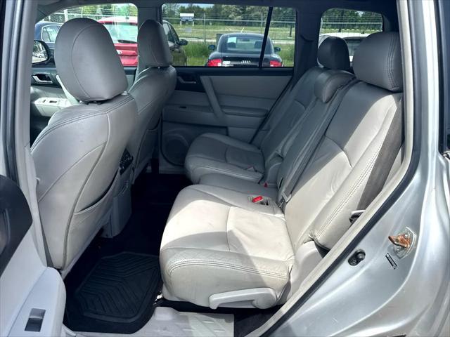used 2011 Toyota Highlander car, priced at $8,995