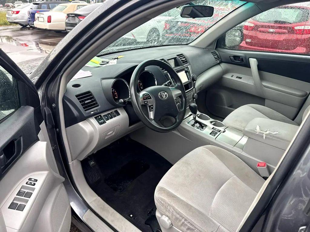 used 2013 Toyota Highlander car, priced at $9,995