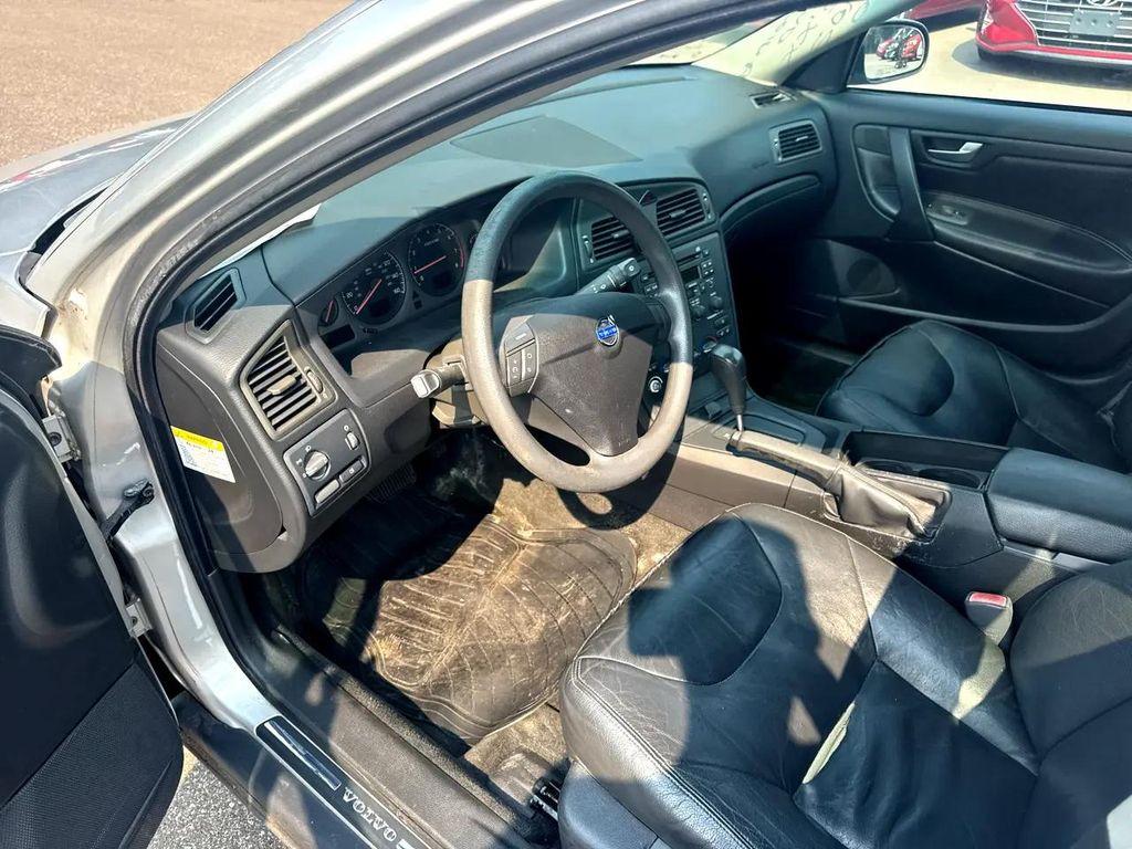 used 2001 Volvo S60 car, priced at $4,495