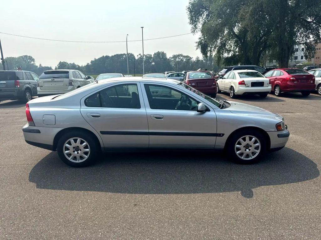 used 2001 Volvo S60 car, priced at $4,495