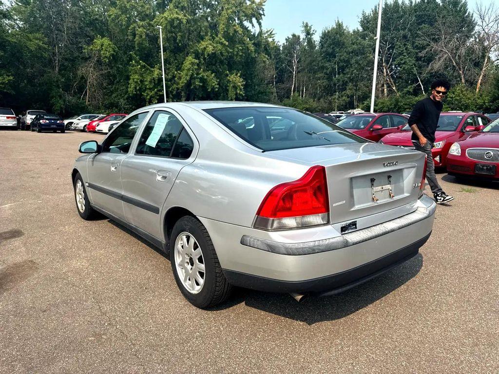 used 2001 Volvo S60 car, priced at $4,495