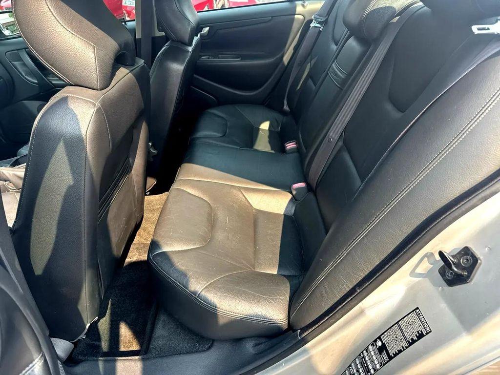 used 2001 Volvo S60 car, priced at $4,495