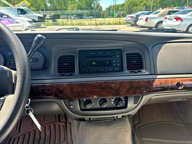 used 2007 Mercury Grand Marquis car, priced at $4,995