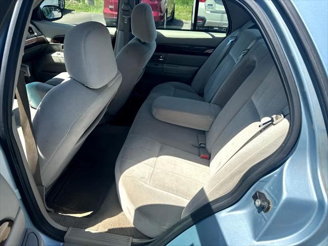 used 2007 Mercury Grand Marquis car, priced at $4,995