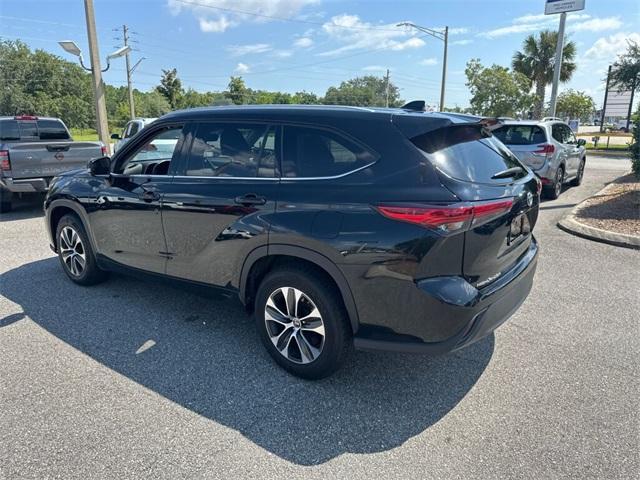 used 2022 Toyota Highlander car, priced at $31,000