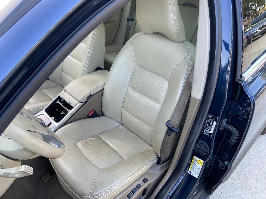 used 2013 Volvo XC70 car, priced at $11,000