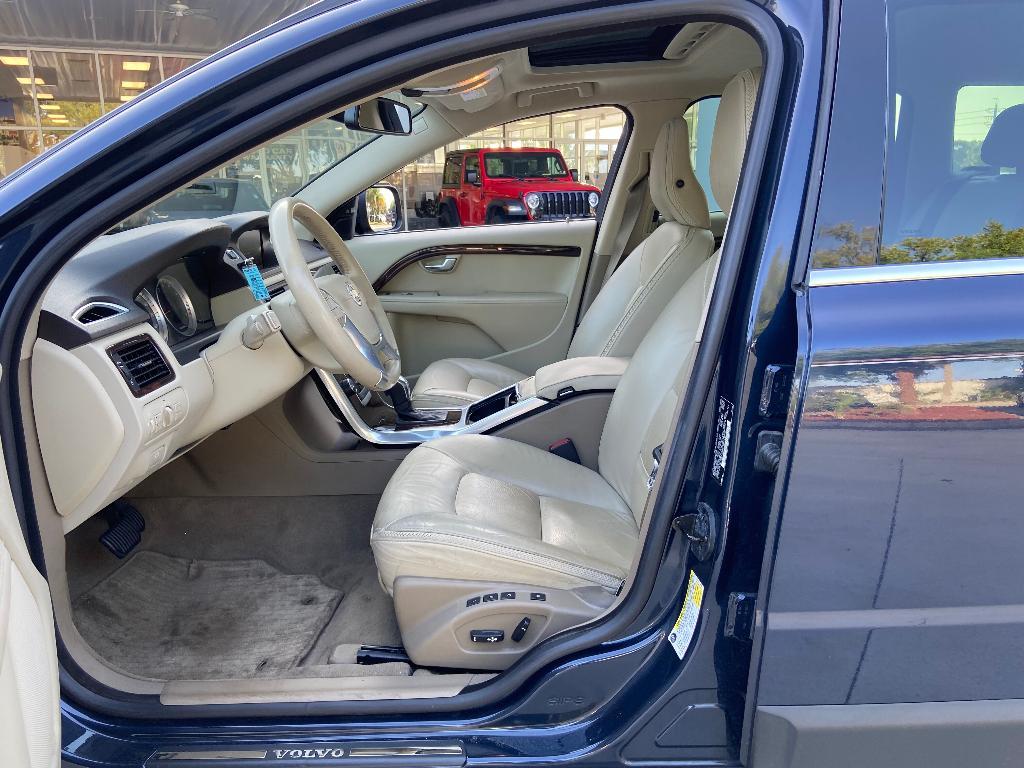 used 2013 Volvo XC70 car, priced at $11,000