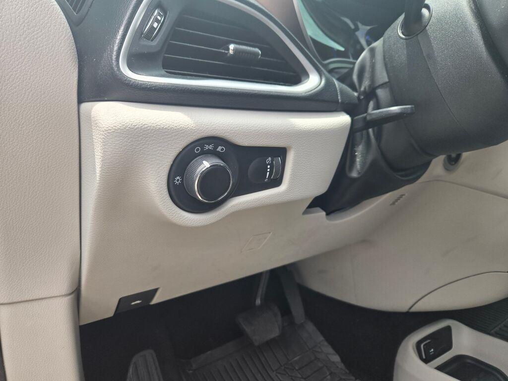used 2018 Chrysler Pacifica car, priced at $16,500