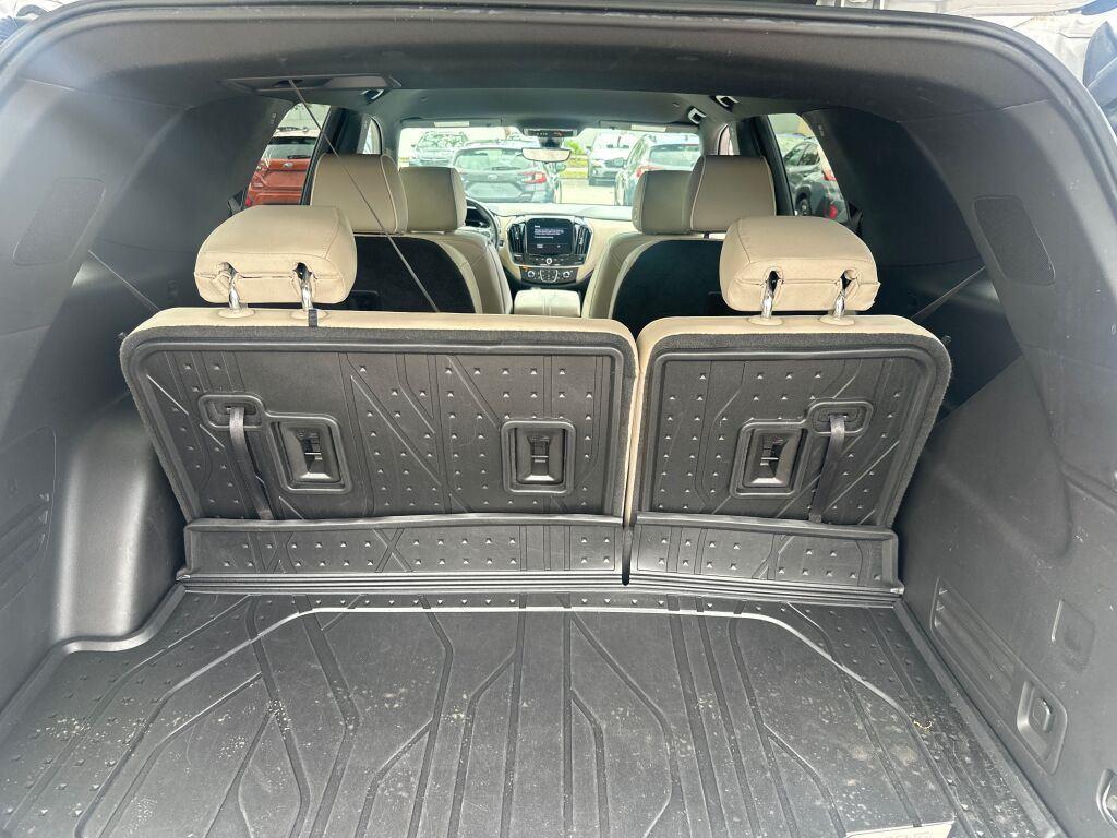 used 2022 Chevrolet Traverse car, priced at $35,500