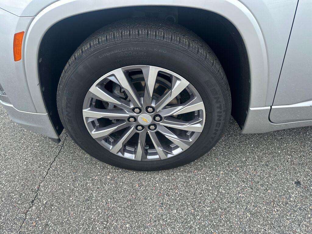 used 2022 Chevrolet Traverse car, priced at $35,500