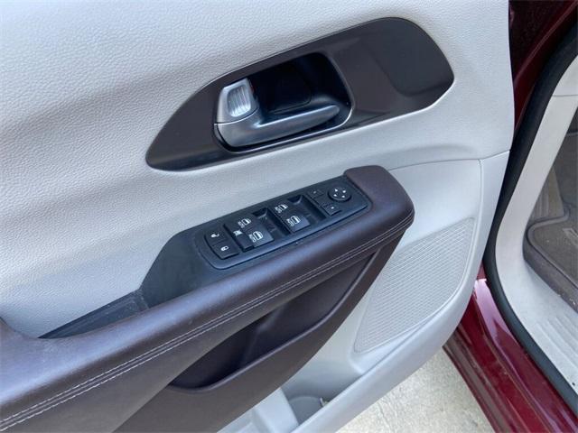 used 2017 Chrysler Pacifica car, priced at $13,500
