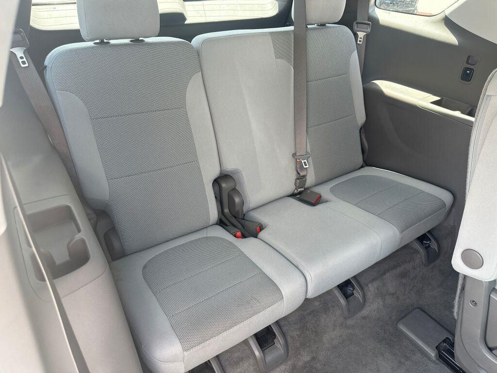 used 2021 Chevrolet Traverse car, priced at $17,000