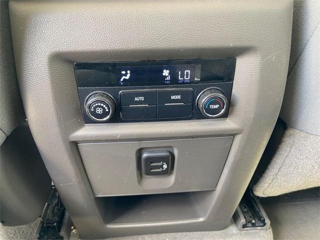 used 2021 Chevrolet Traverse car, priced at $20,000