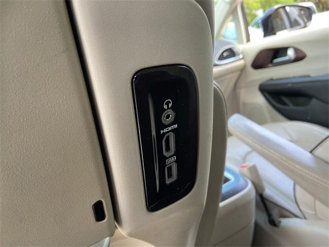 used 2018 Chrysler Pacifica car, priced at $15,500