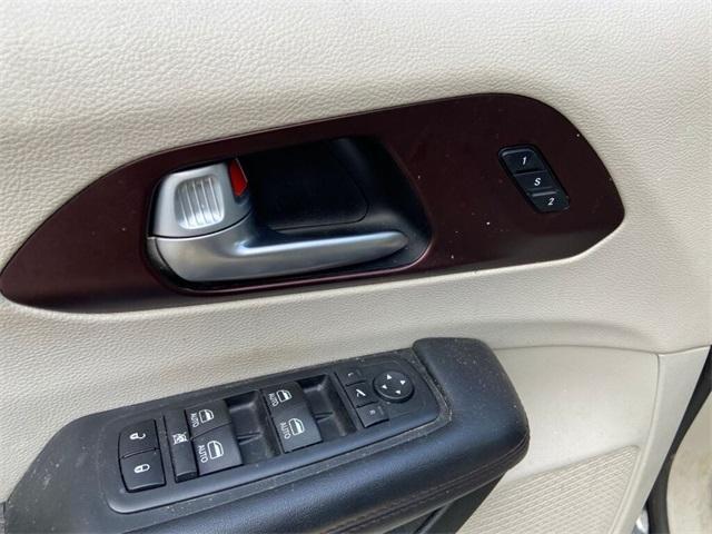 used 2018 Chrysler Pacifica car, priced at $15,500