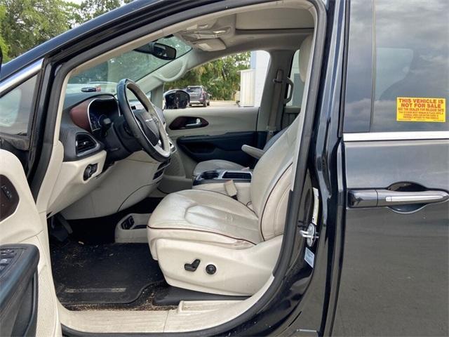 used 2018 Chrysler Pacifica car, priced at $15,500