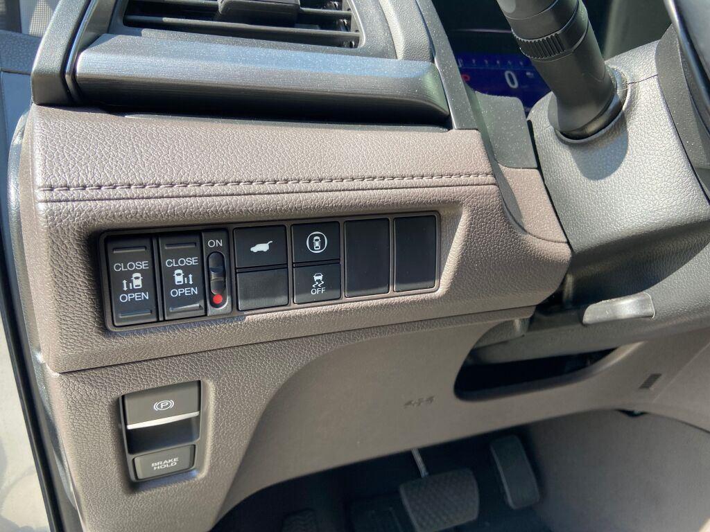 used 2022 Honda Odyssey car, priced at $32,000