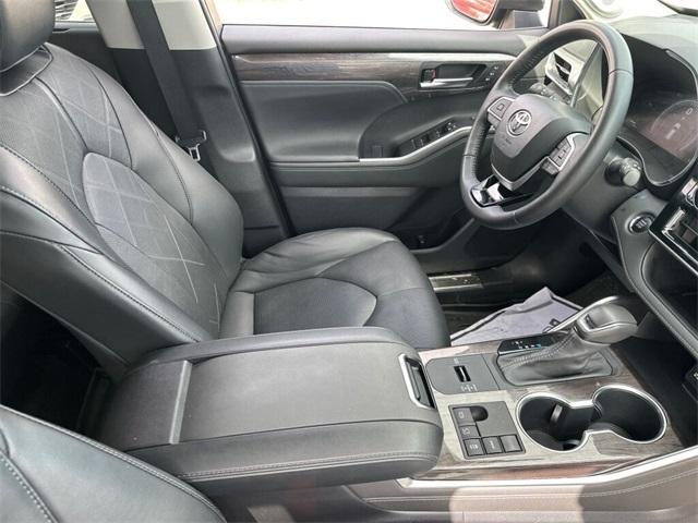 used 2023 Toyota Highlander car, priced at $42,500