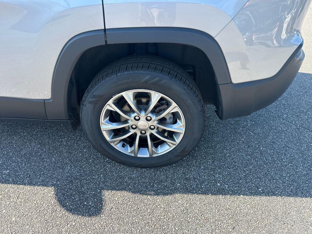 used 2019 Jeep Cherokee car, priced at $15,000