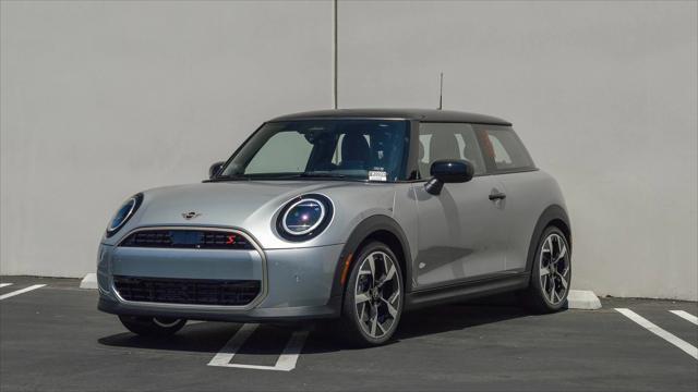 new 2025 MINI Hardtop car, priced at $36,595