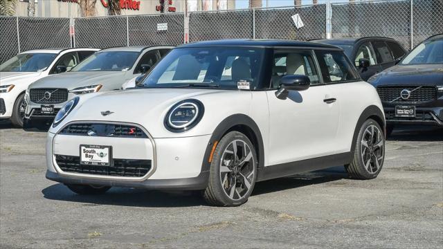 new 2025 MINI Hardtop car, priced at $36,595