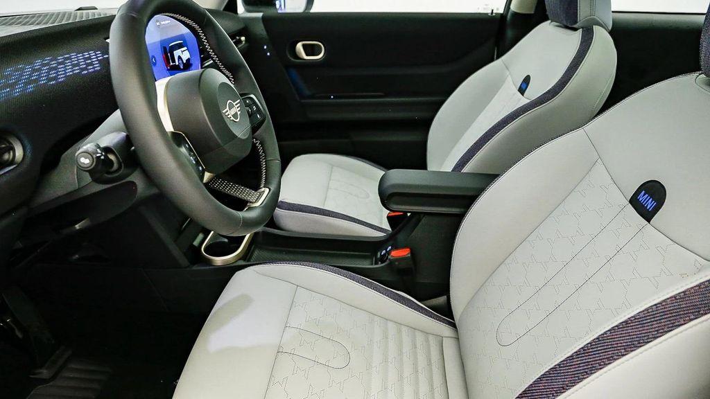 new 2025 MINI Hardtop car, priced at $35,680