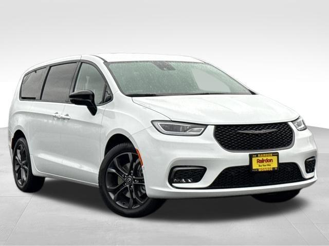 new 2026 Chrysler Pacifica car, priced at $50,560