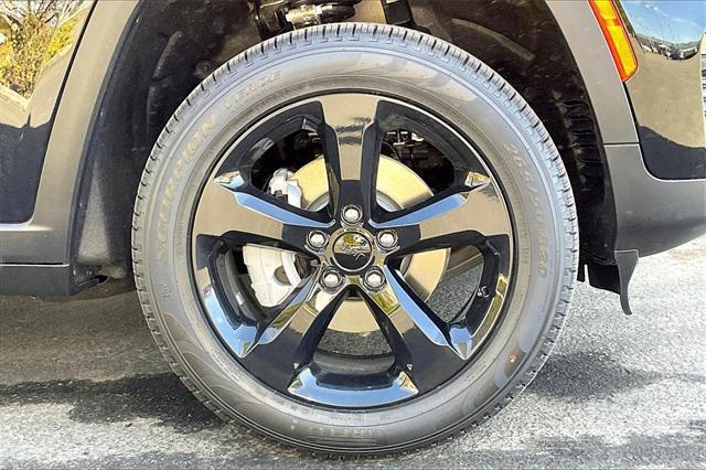 new 2025 Jeep Grand Cherokee car, priced at $52,535