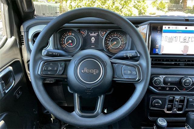 new 2025 Jeep Gladiator car, priced at $42,385
