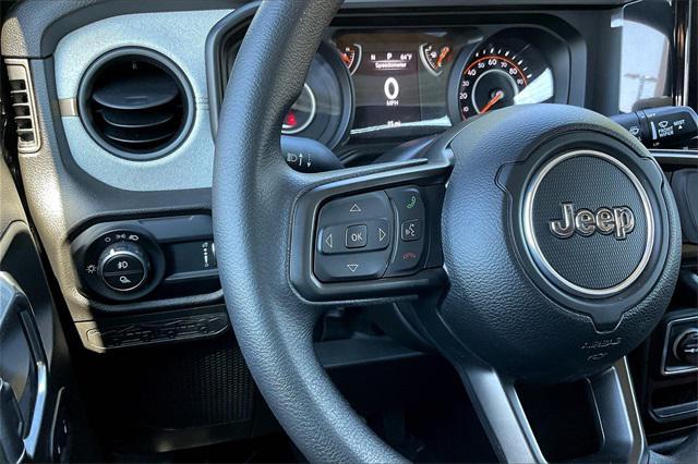 new 2025 Jeep Gladiator car, priced at $42,385