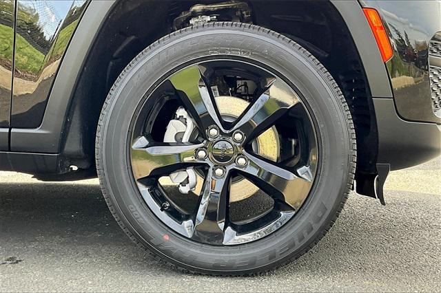 new 2025 Jeep Grand Cherokee car, priced at $48,175