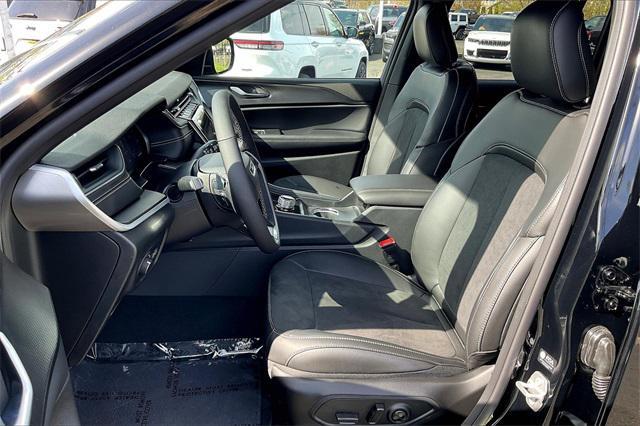 new 2025 Jeep Grand Cherokee car, priced at $48,175