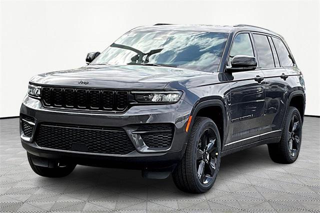 new 2025 Jeep Grand Cherokee car, priced at $48,175