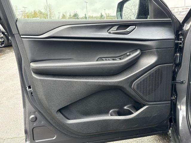 new 2025 Jeep Grand Cherokee car, priced at $48,175