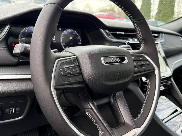 new 2025 Jeep Grand Cherokee car, priced at $48,175