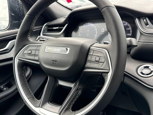 new 2025 Jeep Grand Cherokee car, priced at $48,175