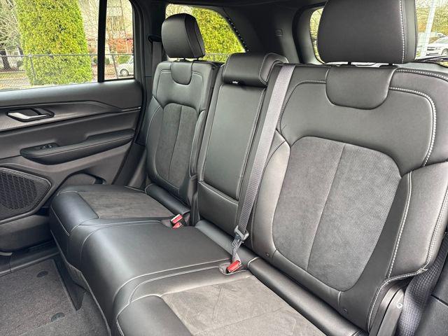 new 2025 Jeep Grand Cherokee car, priced at $48,175