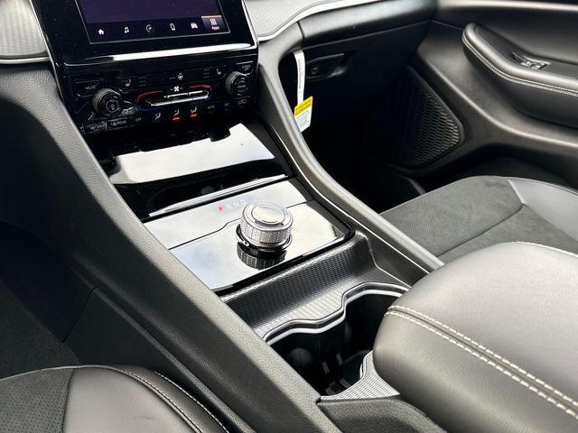 new 2025 Jeep Grand Cherokee car, priced at $48,175