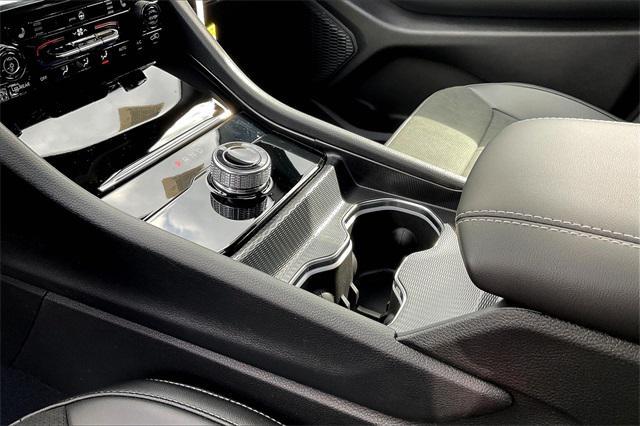 new 2025 Jeep Grand Cherokee car, priced at $48,175