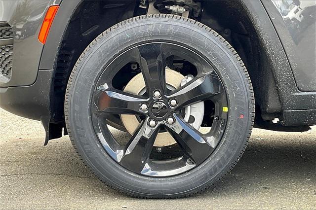 new 2025 Jeep Grand Cherokee car, priced at $48,175